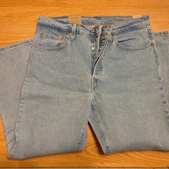 Levi’s Womens Straight Jeans 501 cropped 32x26 - Picture 2 of 5